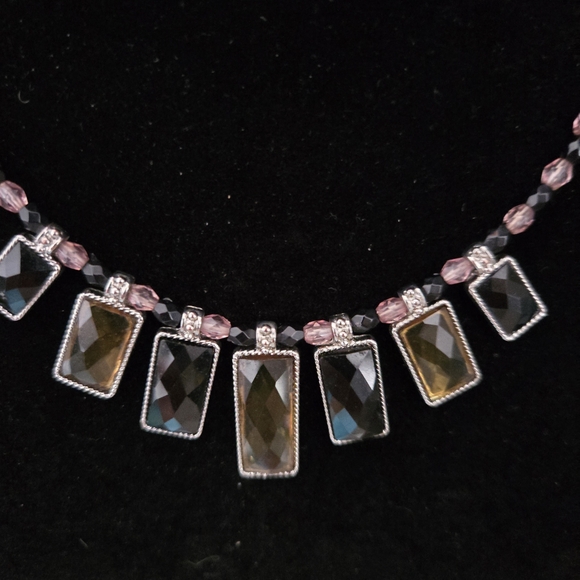 Elegant Multi-Color Necklace - Picture 2 of 4
